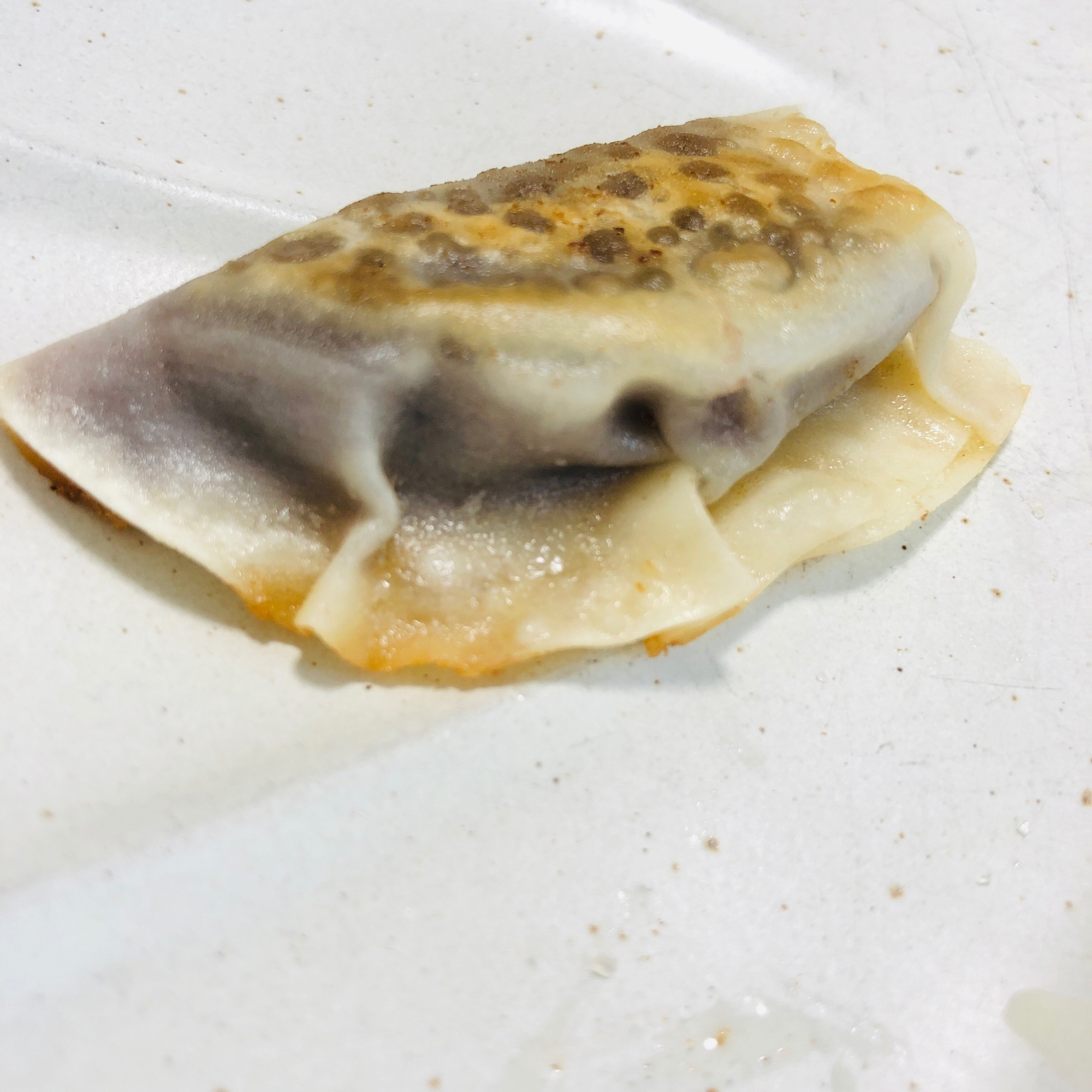 餃子の皮で★こし餡とチーズのバター焼き