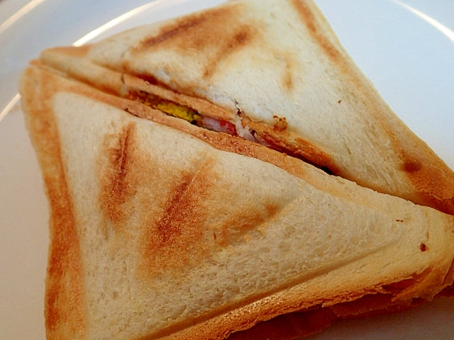 南瓜とかにかまとチーズのホットサンド