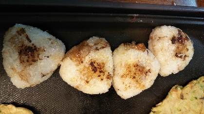 焦がし醤油の焼きおにぎり