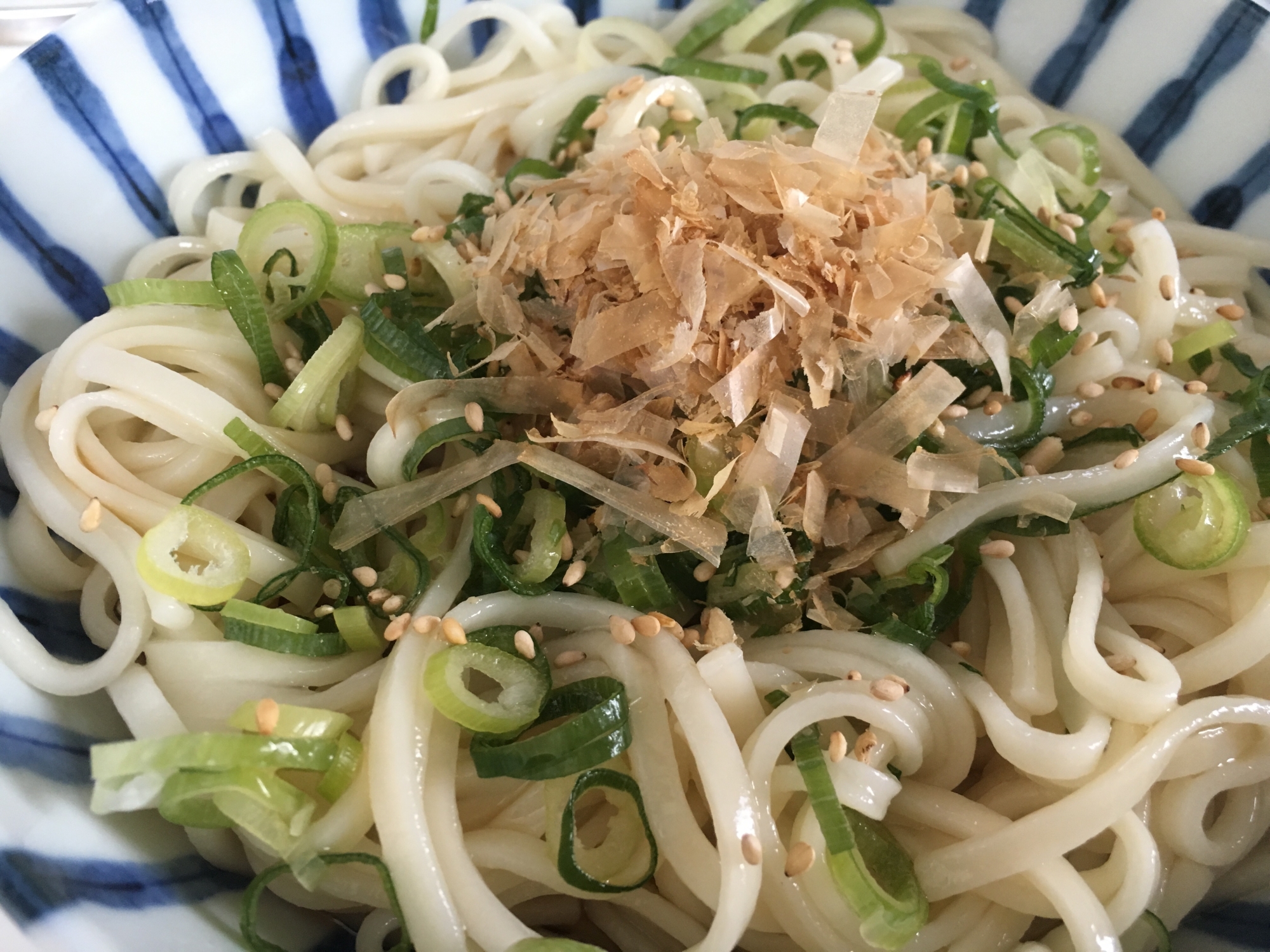 ごま油で冷やしぶっかけうどん。