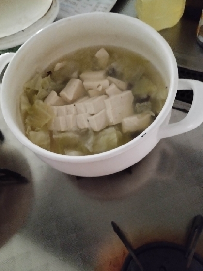 豆腐キャベツ舞茸スナップエンドウのスープ