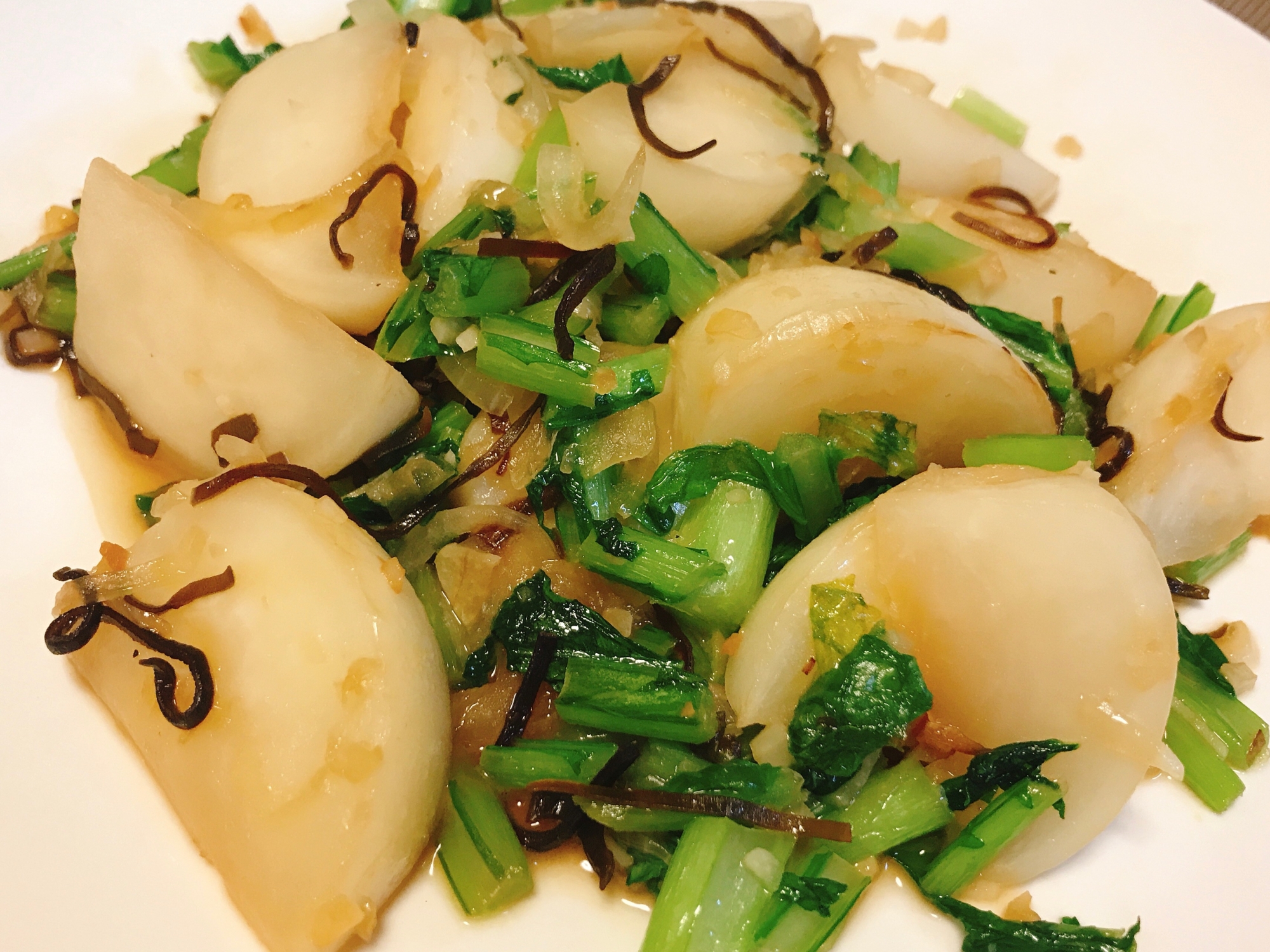 根も葉も!カブの塩昆布炒め