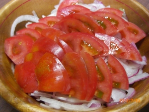 トマトとオニオンスライスのサラダ レシピ 作り方 By Toshi5657 楽天レシピ