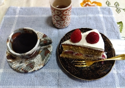 苺クリームケーキ♥️by主人と長男☆彡