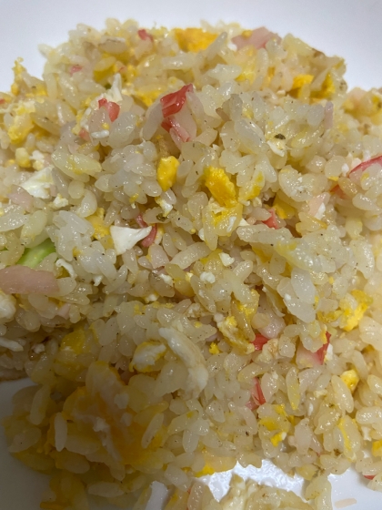 卵と鮭フレークのチャーハン