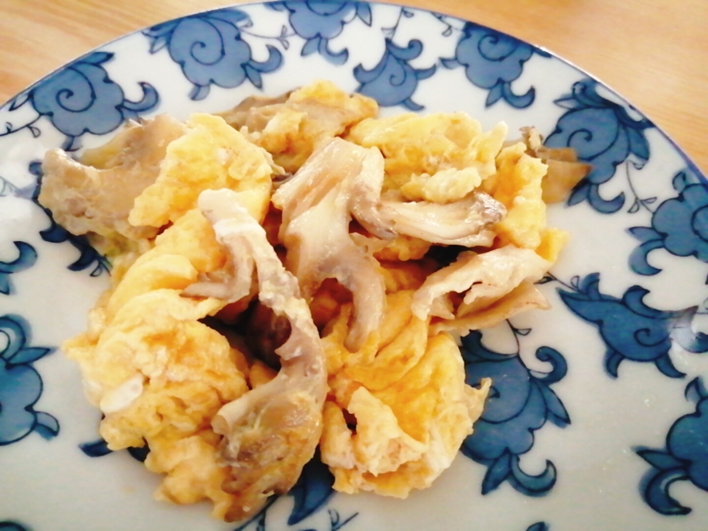卵と舞茸のコンソメ炒め