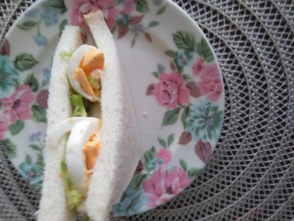 キャベツ入りの
玉子サンドがっつり
食べられ嬉しいです(@_@)
素敵なアイデアに
夢シニアのレシピ使って
いただきありがとー♪