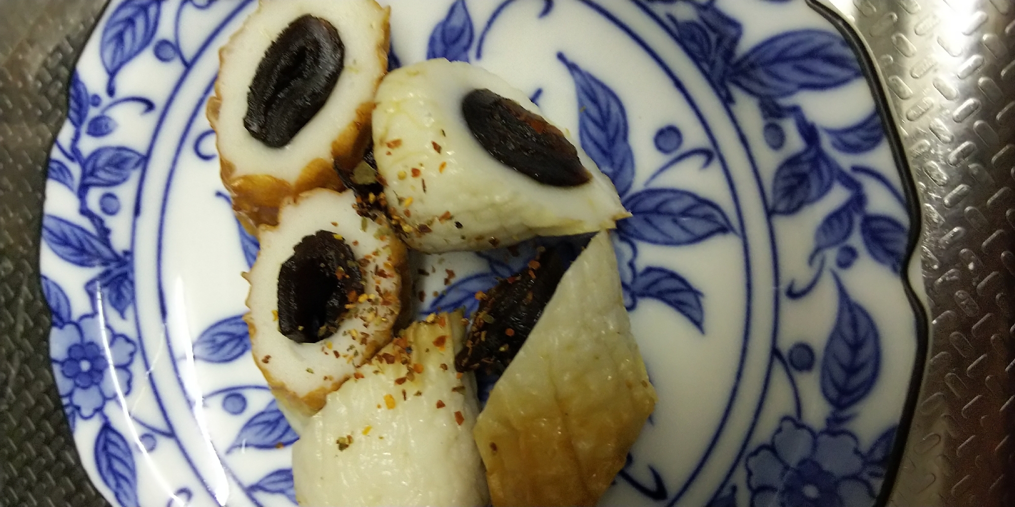 ちくわにイン・昆布の佃煮七味レモンがけ