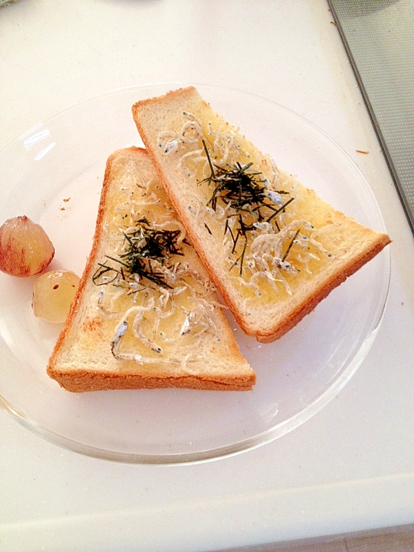 カリカリしらすの柚子風味トースト