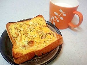 簡単☆マヨ＆卵パン～食パンと夢の共演～