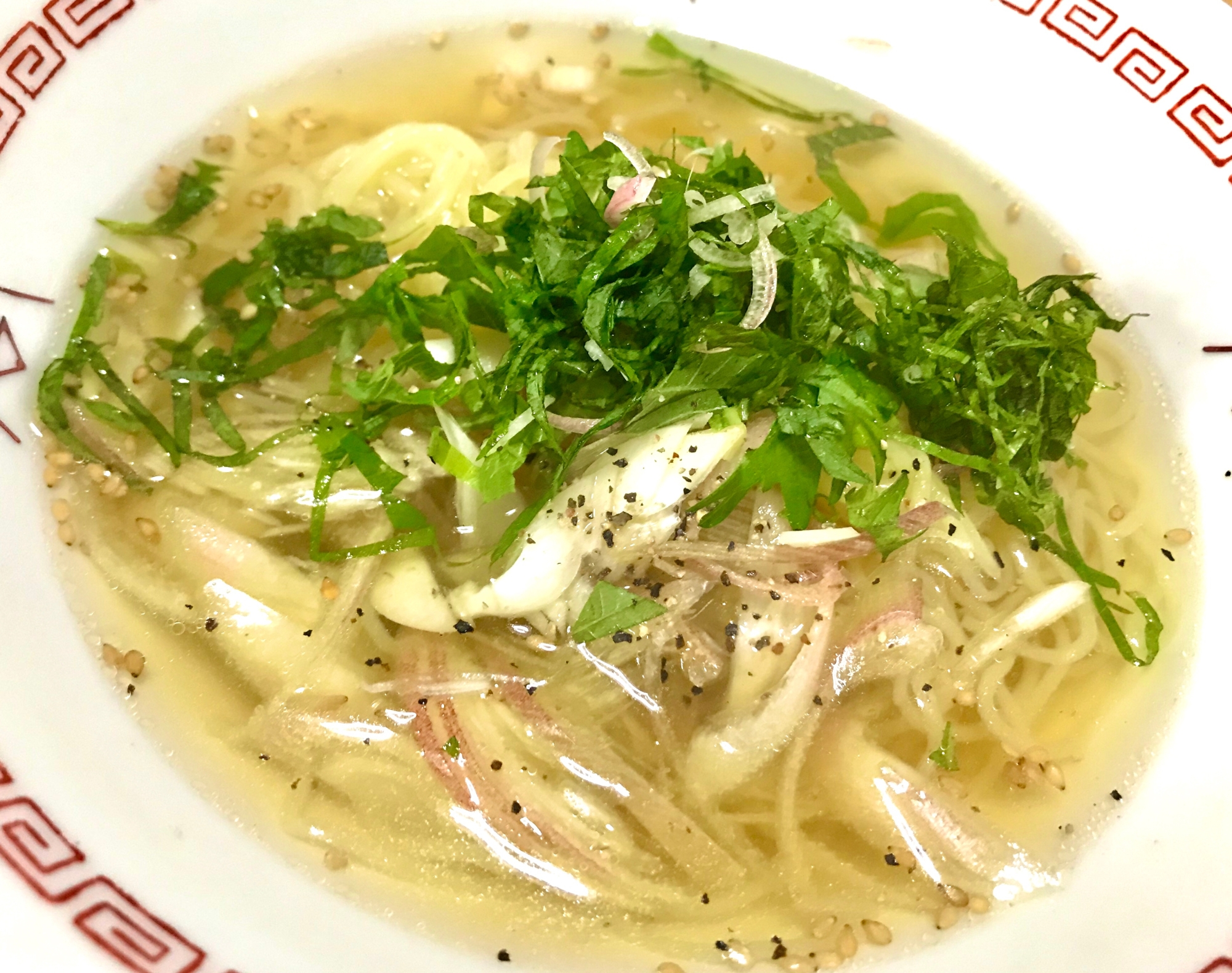 簡単☆香りと旨味！インスタントで夏塩ラーメン♫