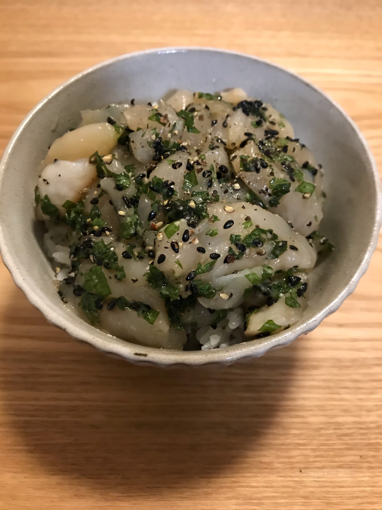 さっぱりだけど食べ応えしっかり。ホタテのユッケ丼