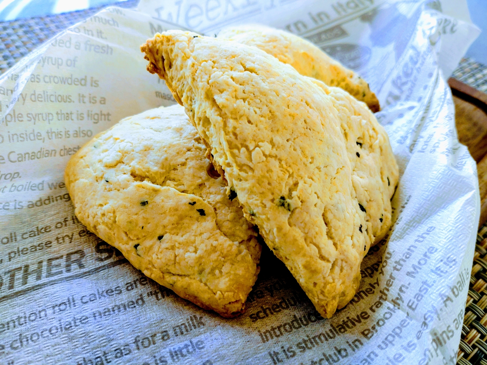 卵、牛乳なし/ホットケーキミックスで簡単スコーン♪