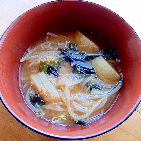 ６分！ふかしジャガ芋だと早い❤キムチもやし味噌汁♪