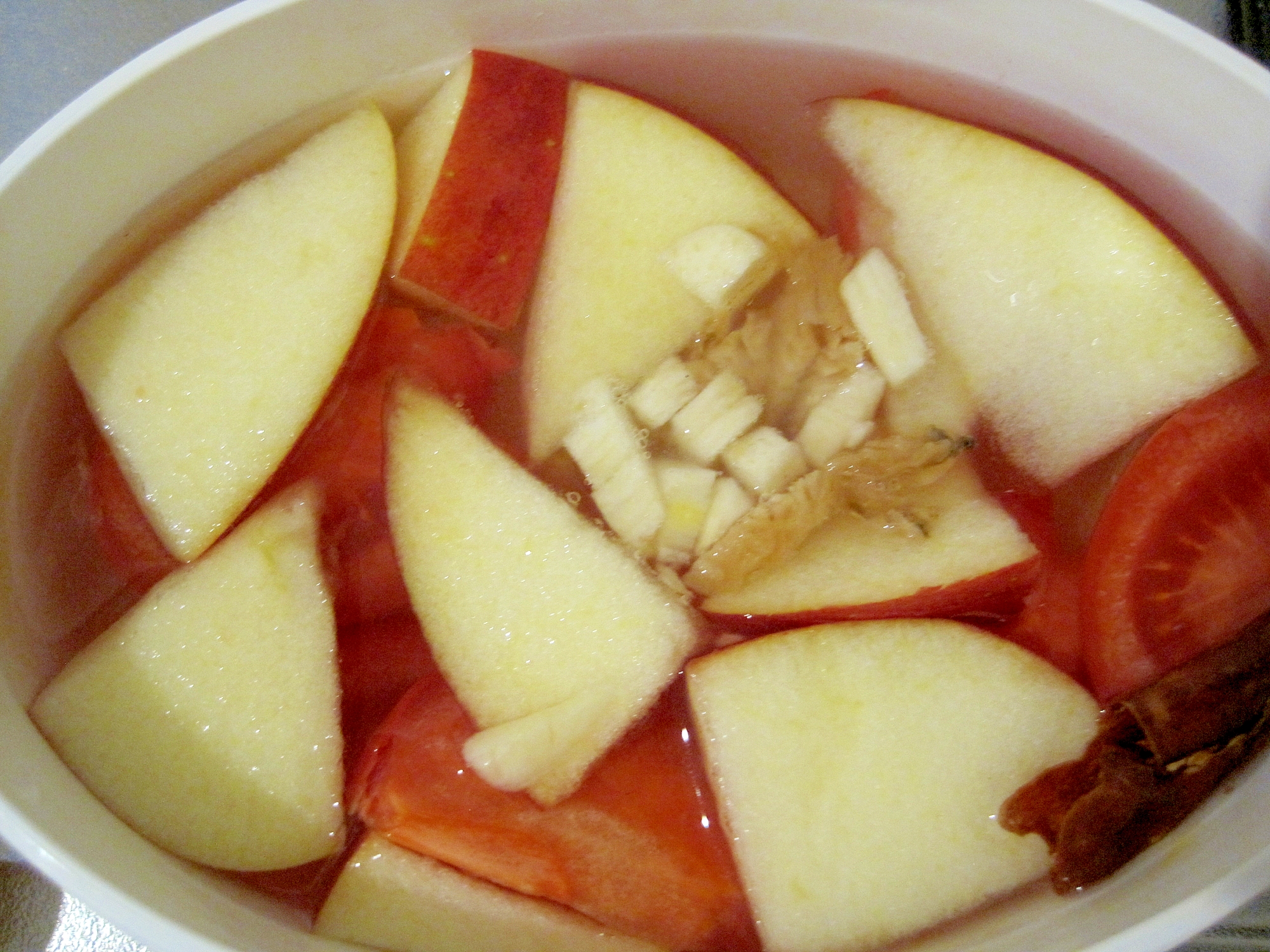 トマトとりんごの水キムチ