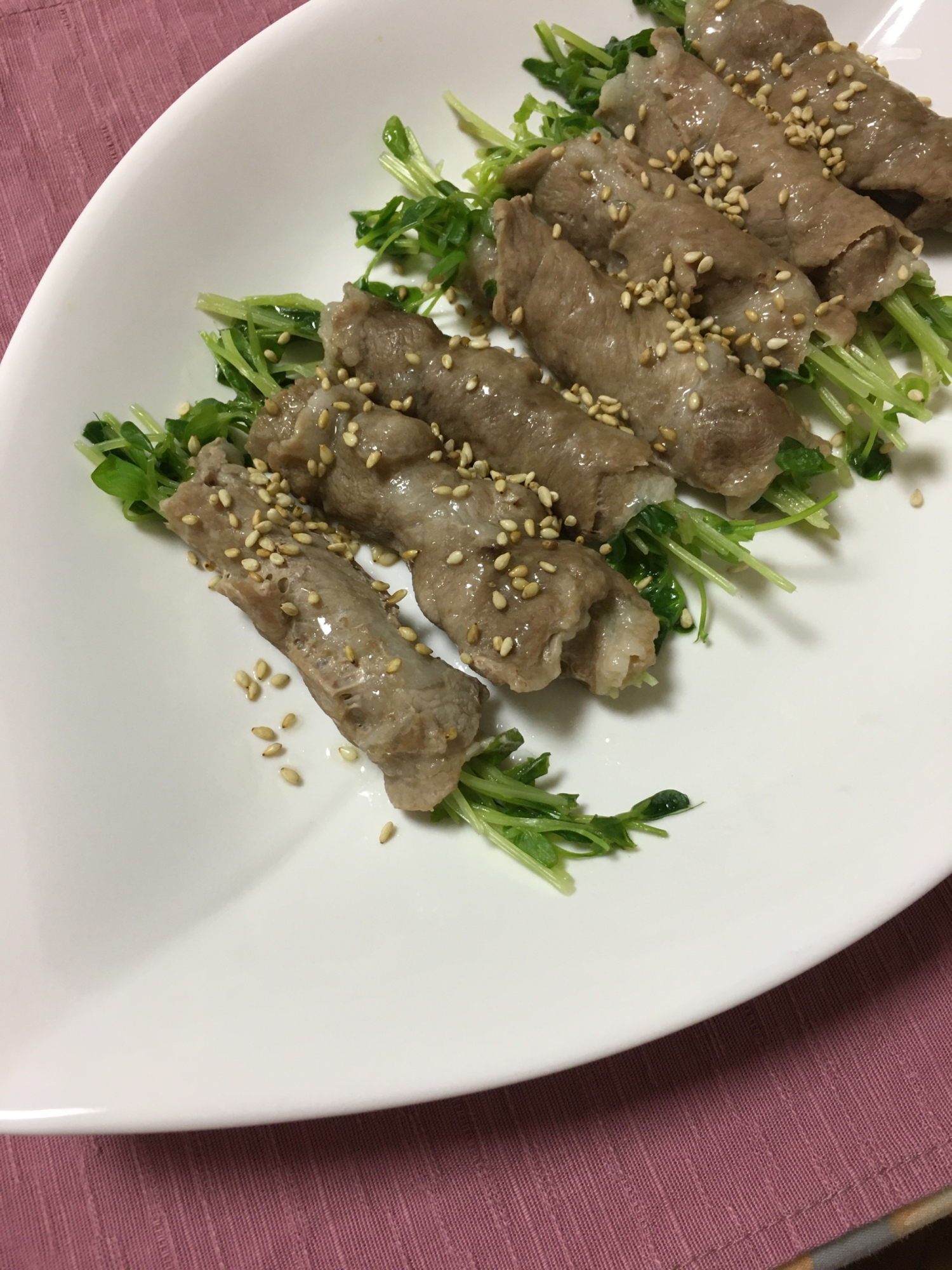 豆苗の豚肉巻き