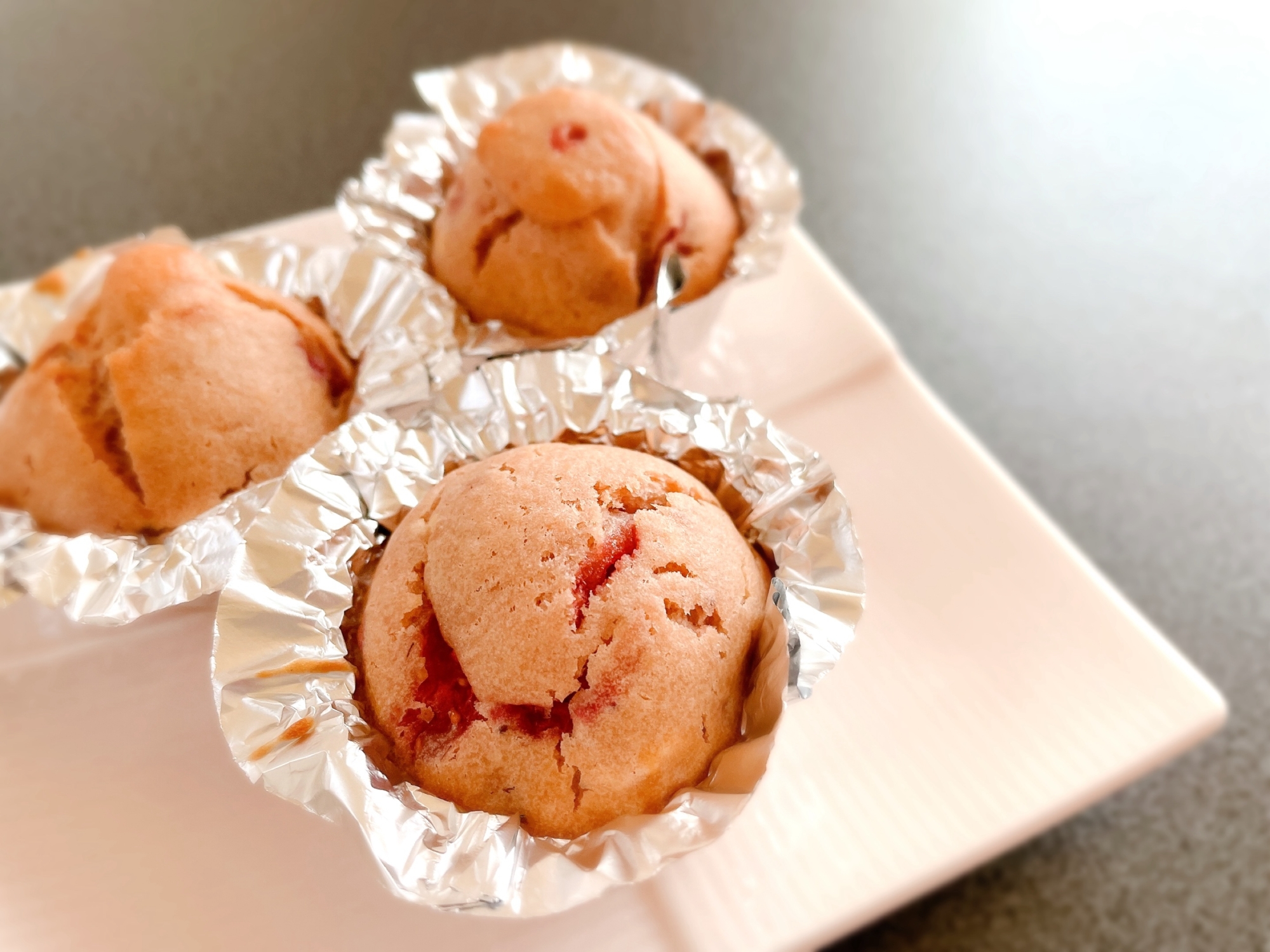 隠し味にバルサミコ酢！いちごのマフィン