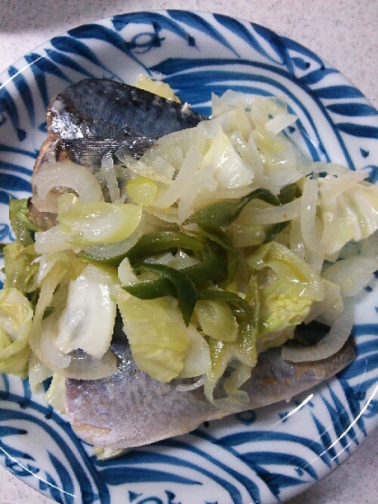 レンジで簡単☆サバとなんでも野菜蒸し