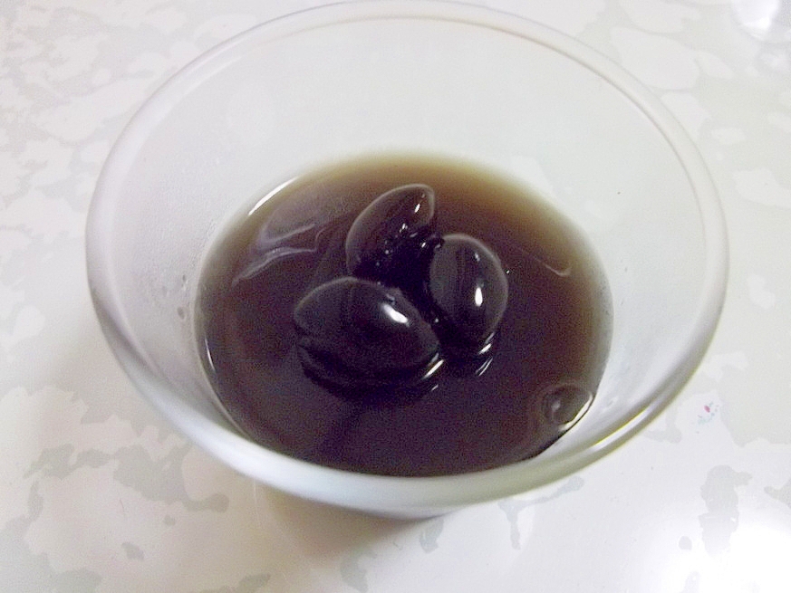黒豆の煮汁deブラックシナモン寒天
