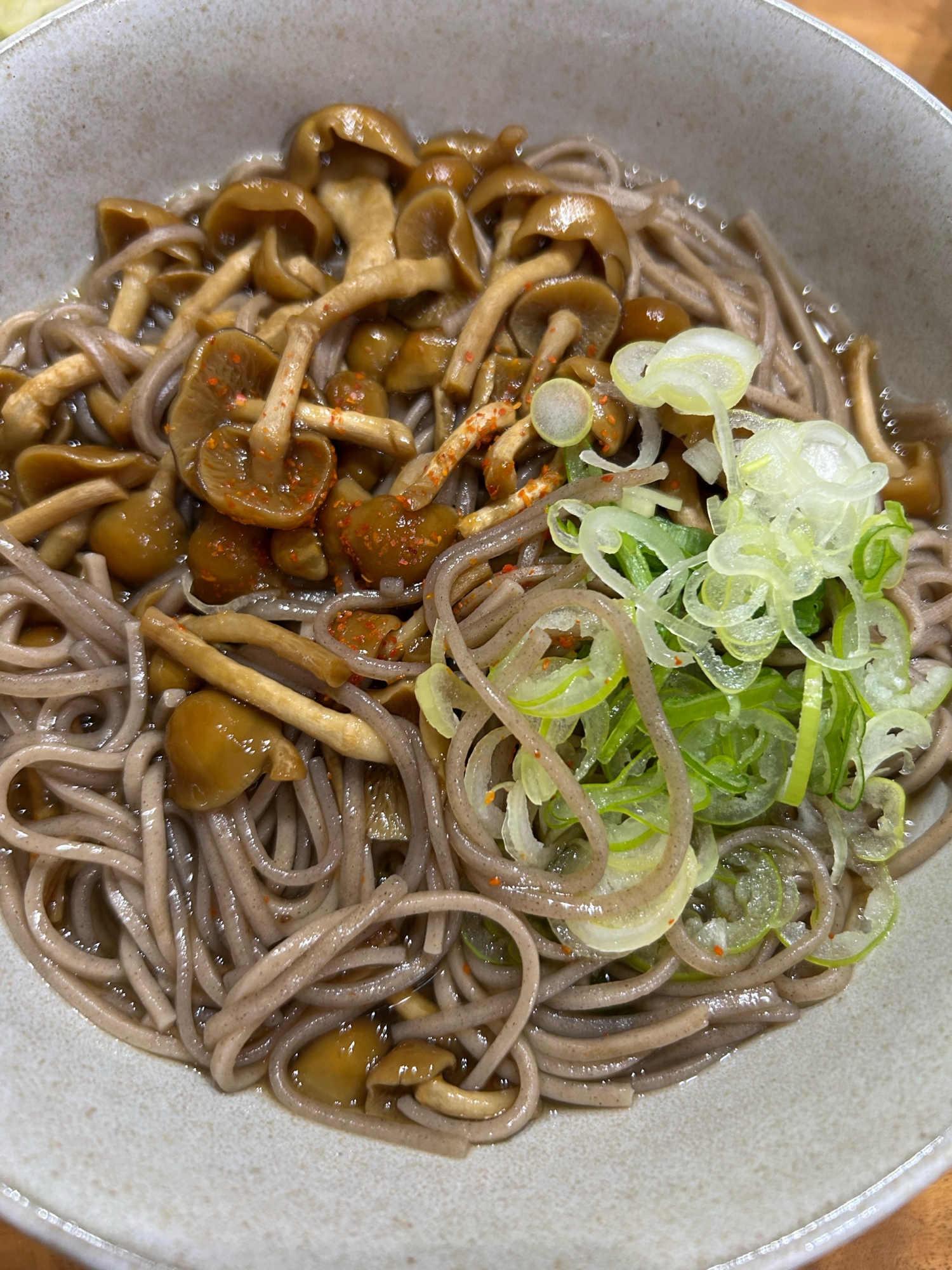株取りなめことネギの蕎麦