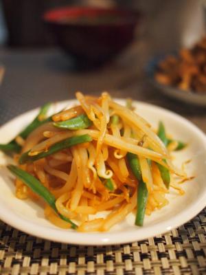 １分でできるあまり野菜でピリ辛炒め。