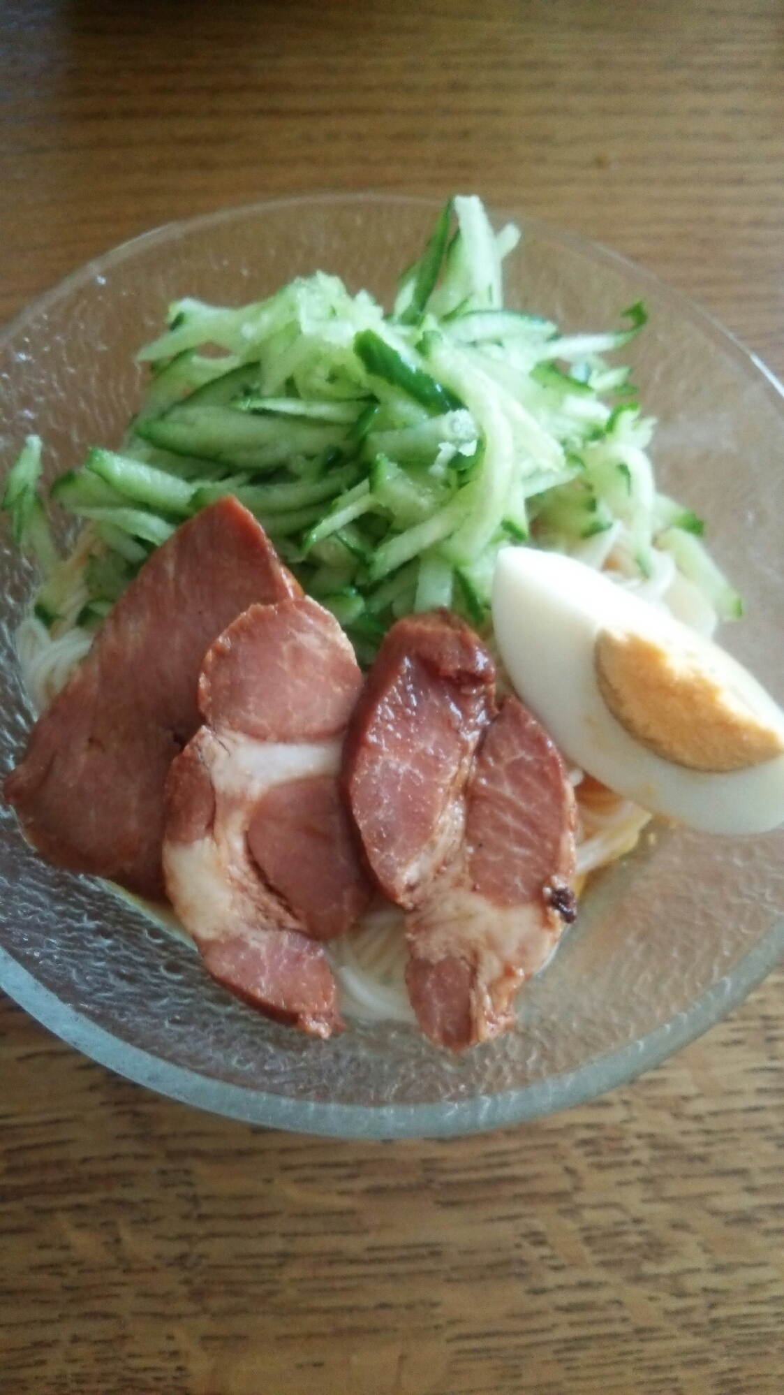 チャーシューときゅうりと茹で玉子の素麺