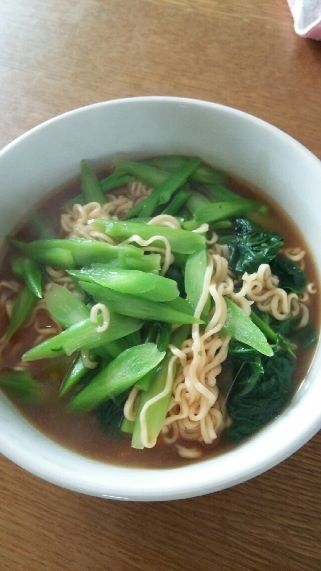 ツルムラサキ入り醤油ラーメン