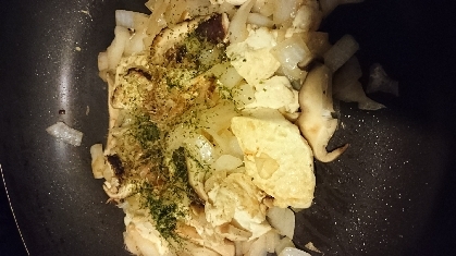 しめじを椎茸で代用しましたが、グラム表記だったので助かりました！節約食材にも関わらずボリューミーでこれまた大助かり♡ごちそうさまでした( ⁎ᵕᴗᵕ⁎ )