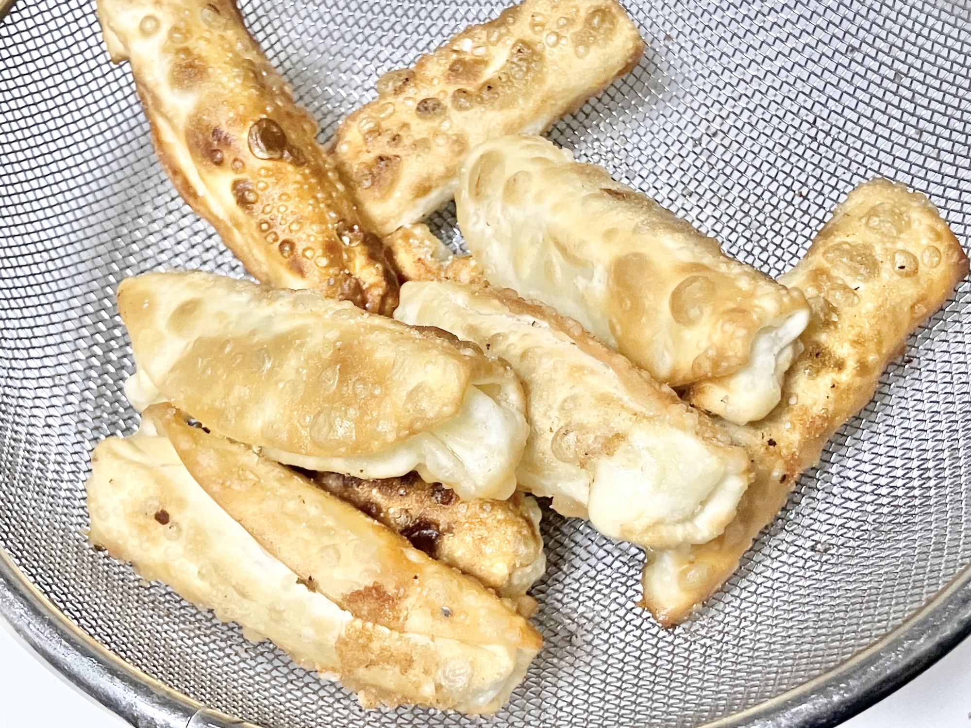 簡単⭐︎餃子の皮でチーズ枝豆焼き
