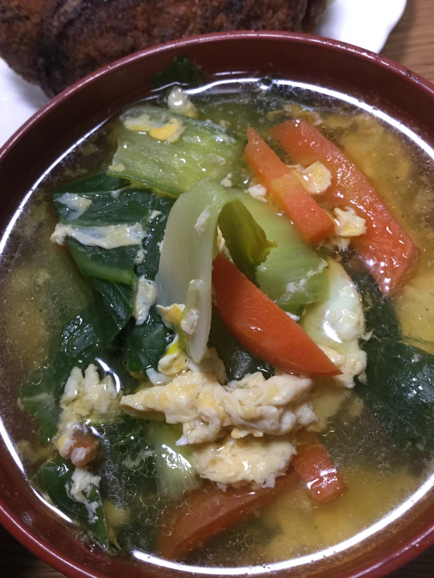 創味シャンタンで☆青梗菜と人参の中華スープ