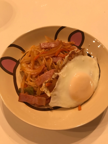 目玉焼きをのせるだけで、子供が大喜びですね！ご馳走様でした(^^)