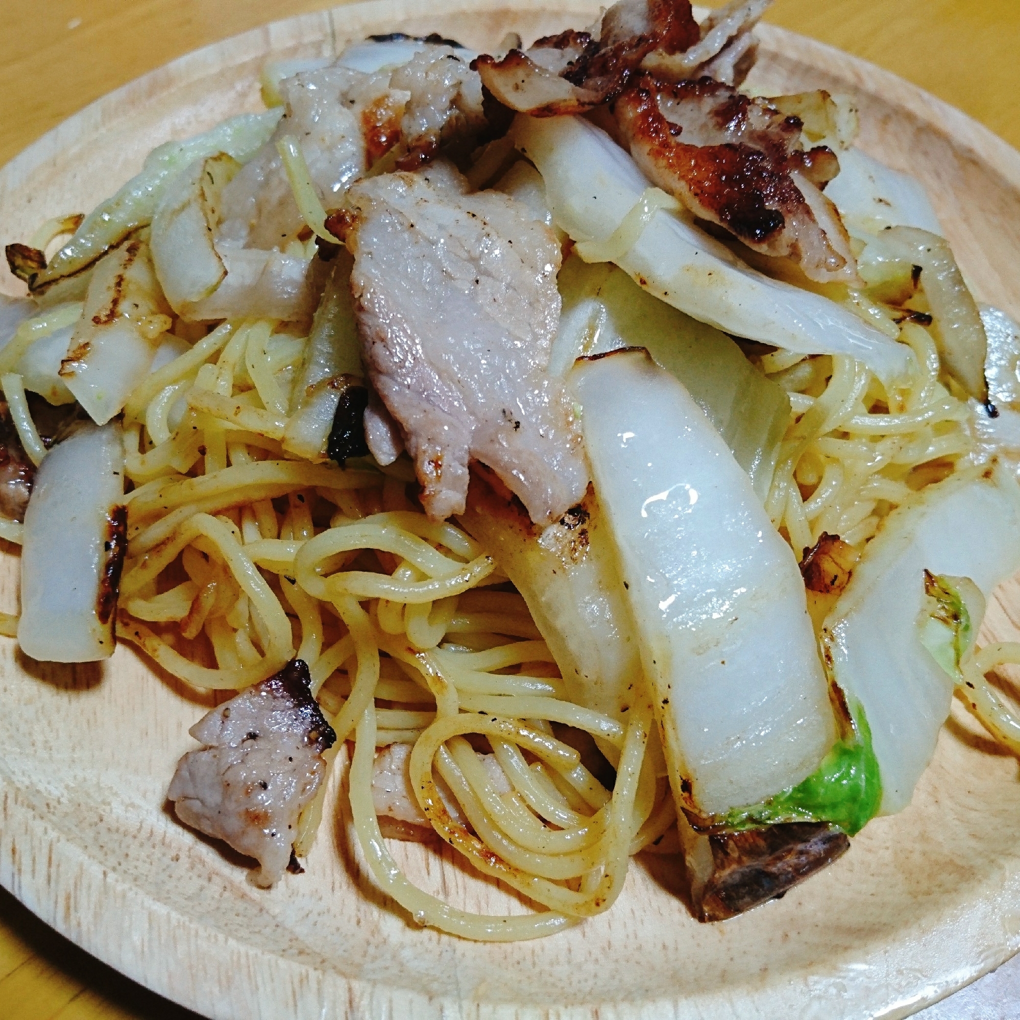 白菜と豚バラの塩レモン焼きそば