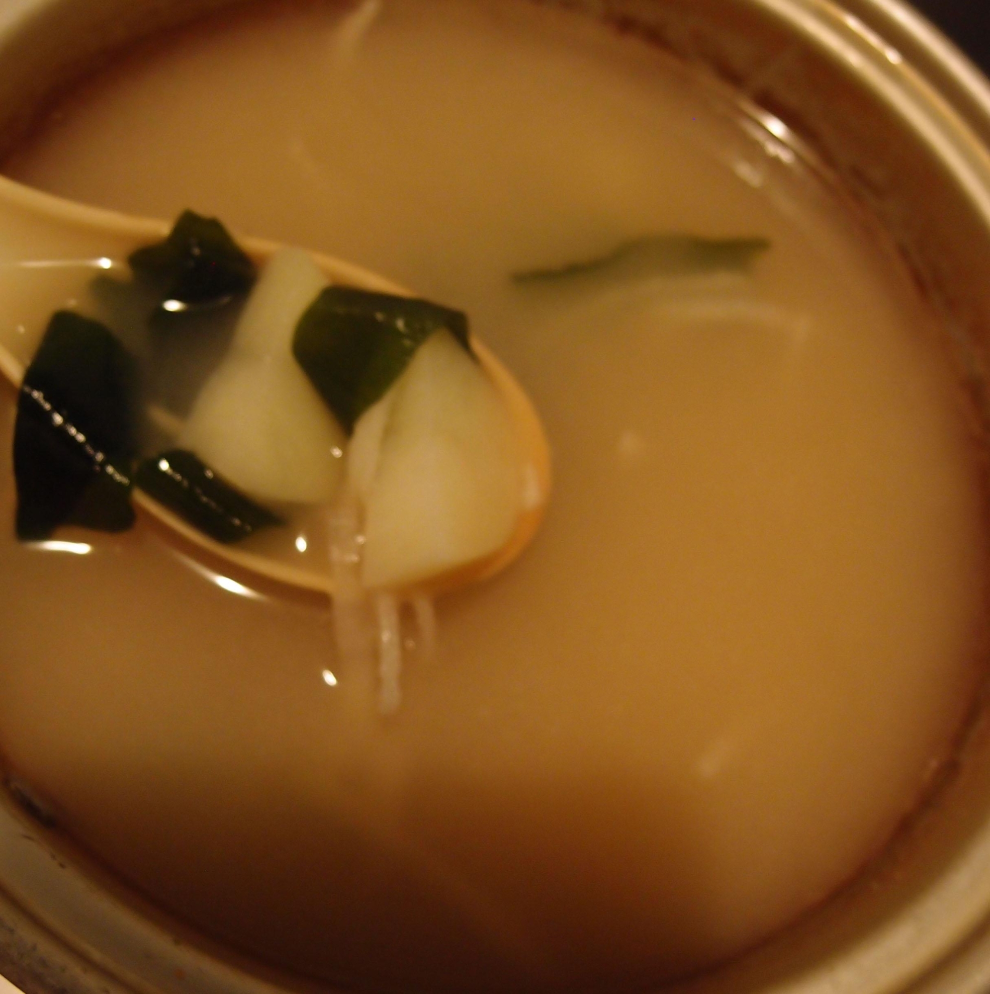 切り干し大根とじゃがいもとわかめのお味噌汁