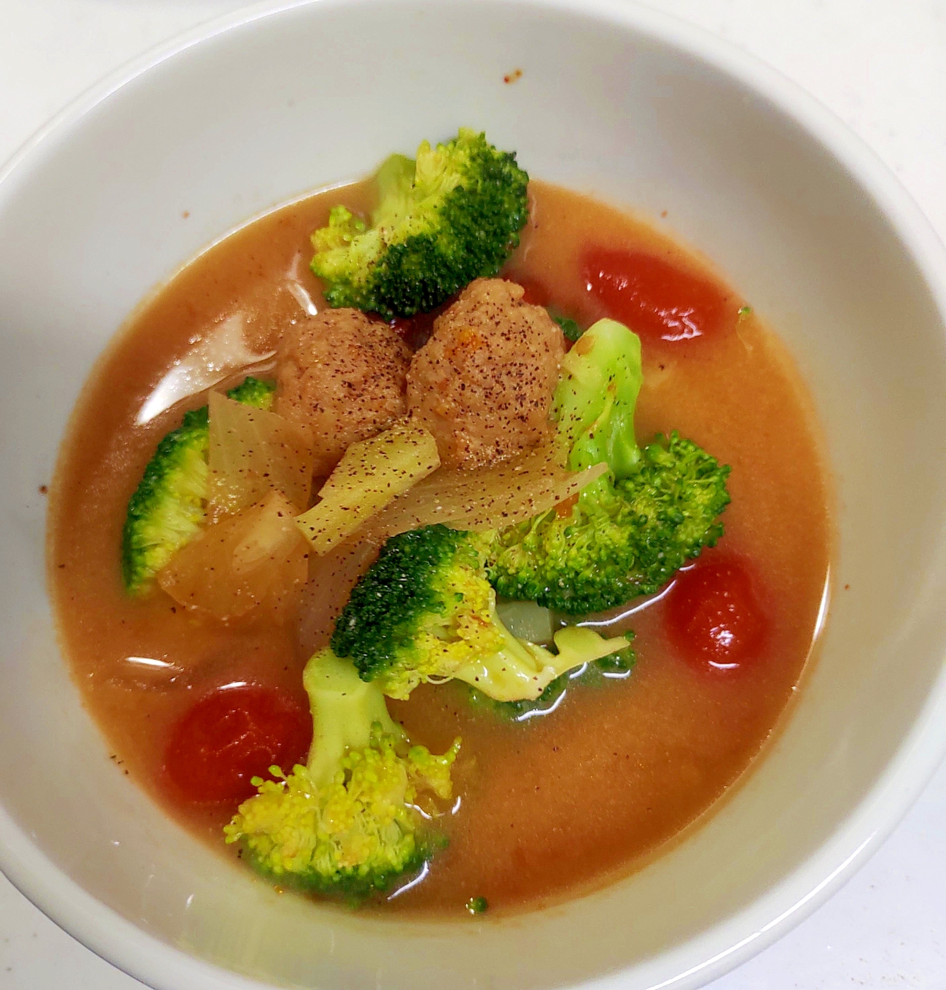 ブロッコリーと肉だんごのスープ