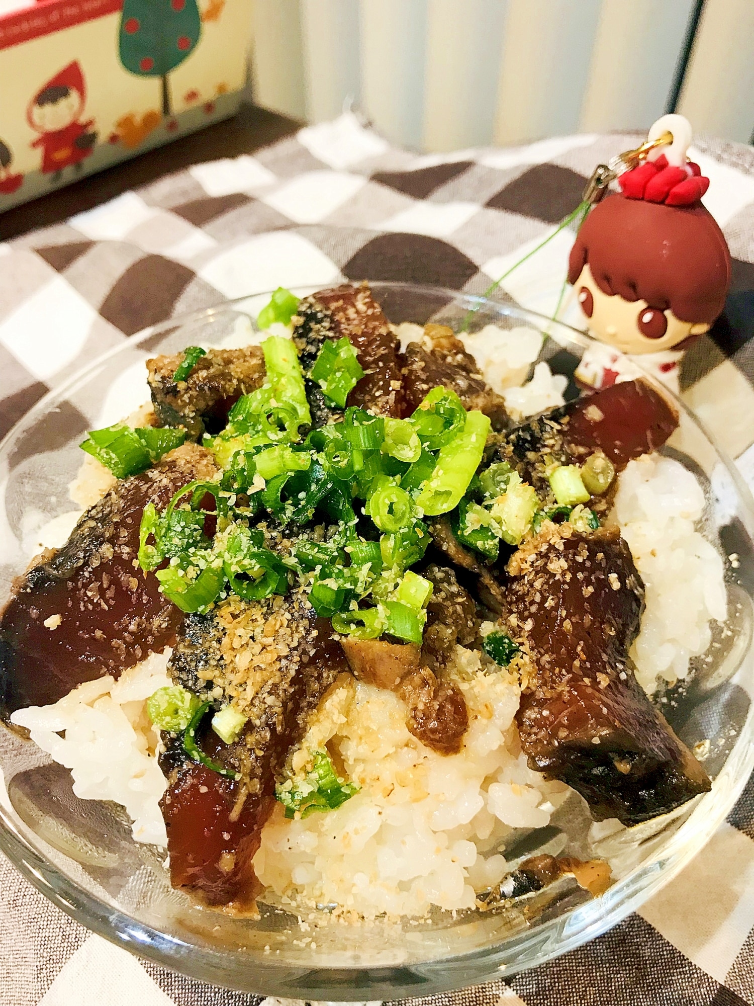 白米にタレが染みて美味しい 鰹のたたきのミニ漬け丼 レシピ 作り方 By ぼくバナナ 楽天レシピ