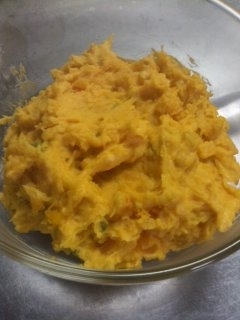クリームチーズが少し残っていたので作りました！かぼちゃサラダに初めてクリームチーズ入れましたが…おいしい！また作ります☆