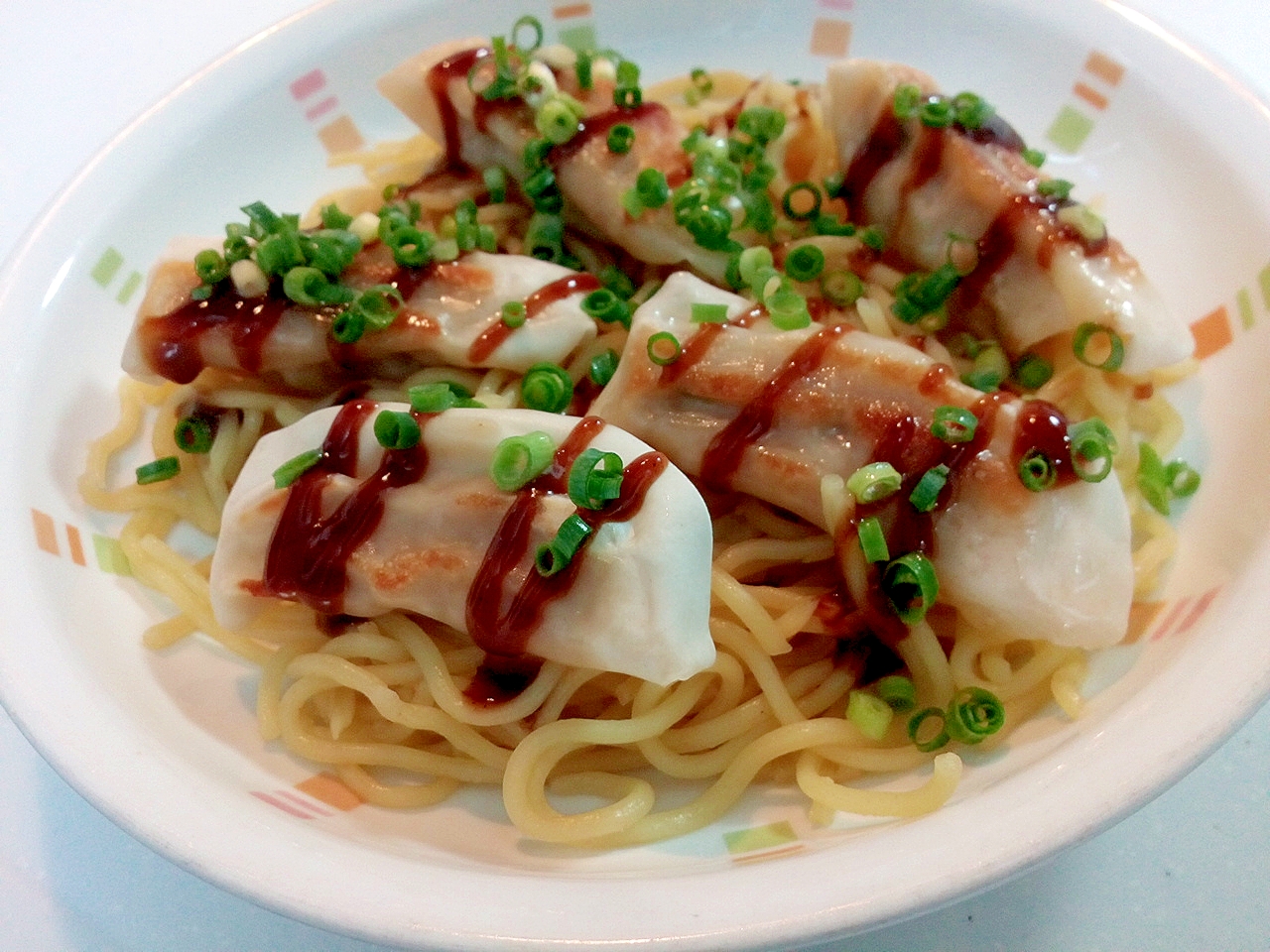 焼き餃子と葱の焼きそば