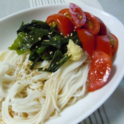 トマトとワカメのしょうがだれ素麺