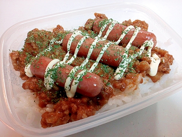 お弁当　ウインナーのせて　キーマカレー丼