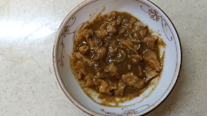 胴体とゲソの料理を作った後、イカワタは塩辛にすべく、塩して冷蔵庫に、ところが朝このレシピに遭遇。早速薬研軟骨買って調理。絶品。
鶏軟骨を使う発想に感謝です。