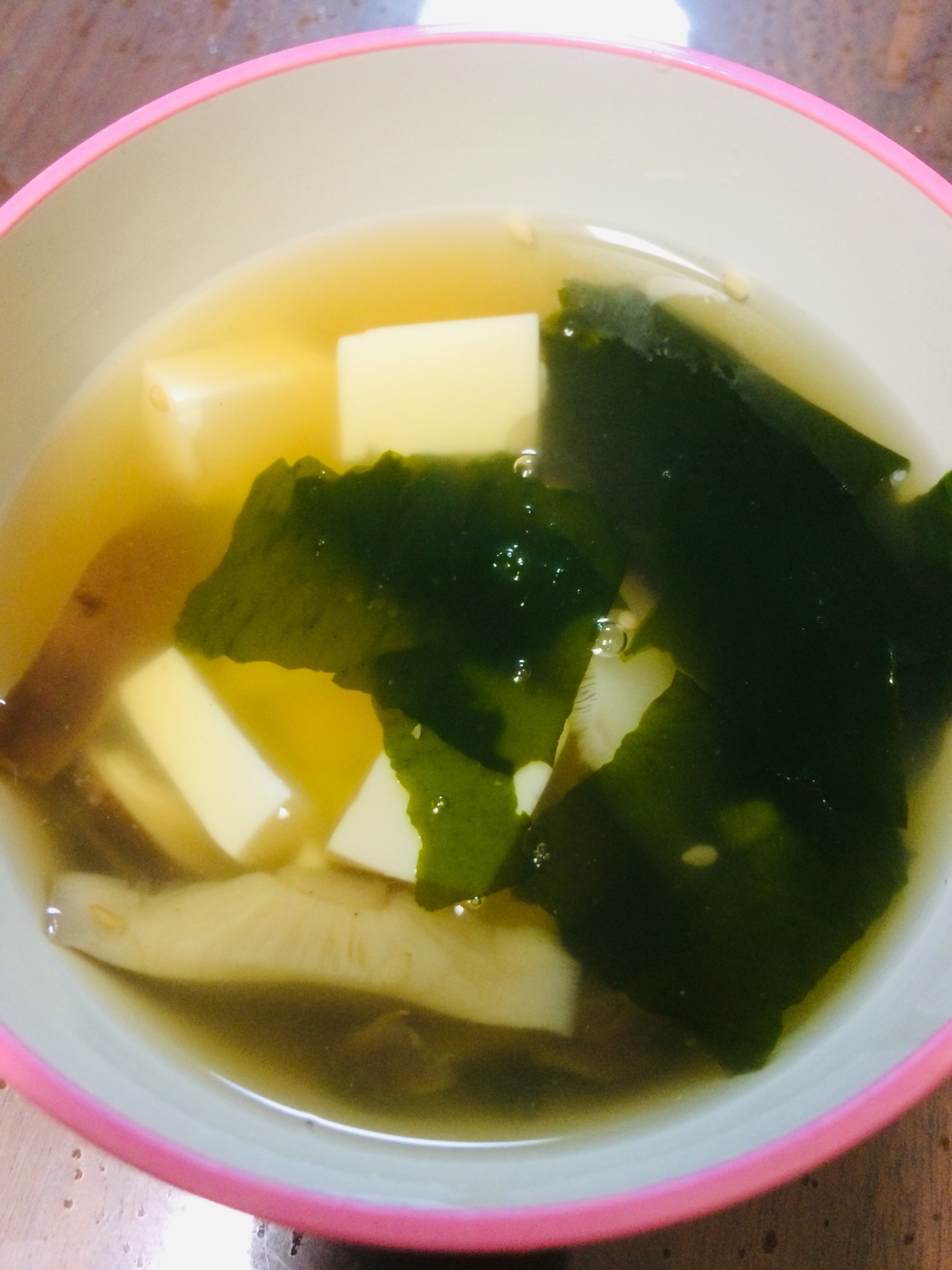 豆腐と椎茸のワカメスープ