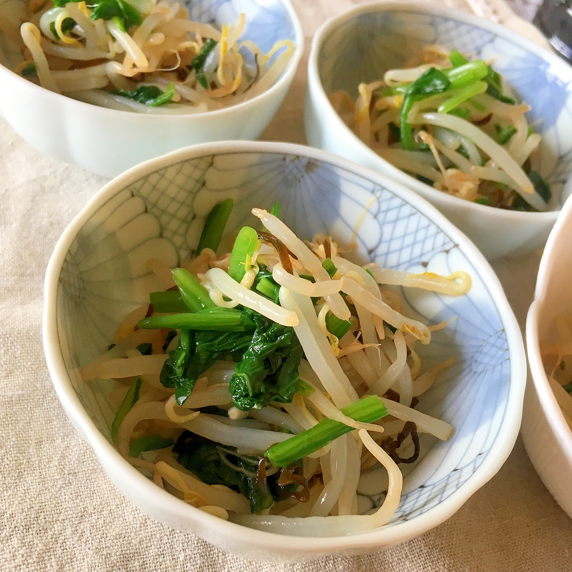 もやしとほうれん草の塩昆布和え