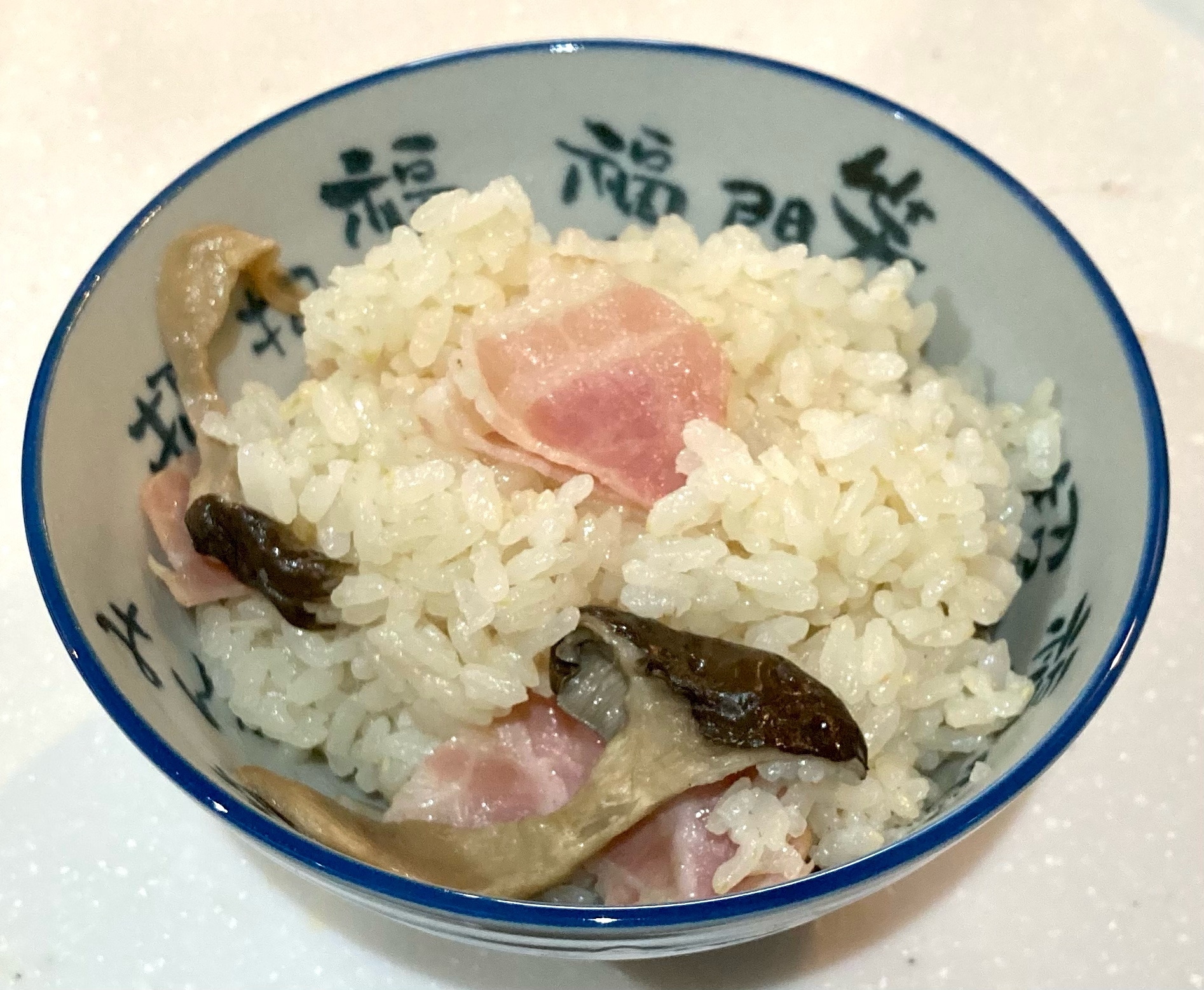 ベーコンとヒラタケの炊き込みご飯