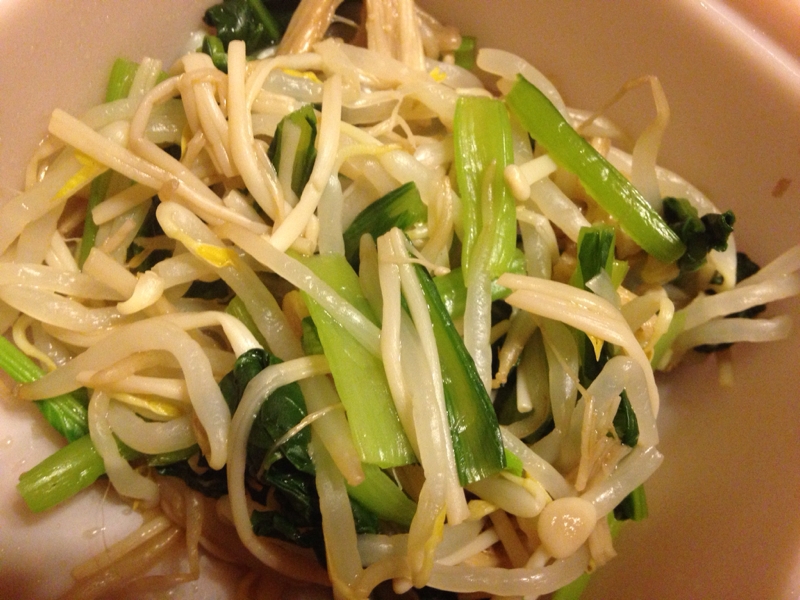 小松菜ともやしとえのきのさっぱり和え。