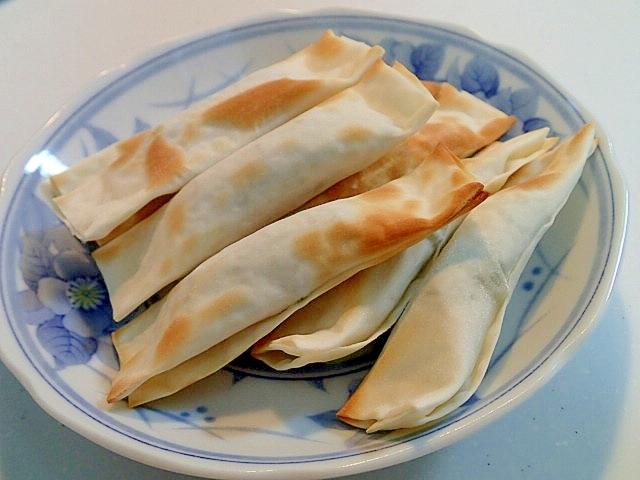 棒餃子の皮でおつまみ　大葉・魚肉ソーセージ・花椒塩