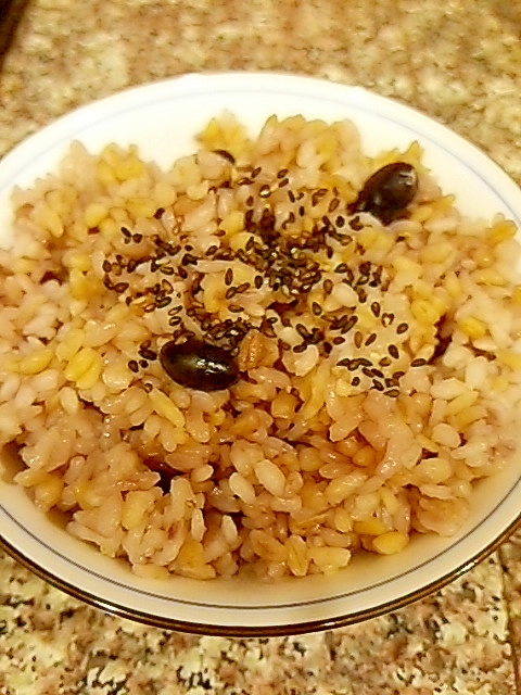 三十雑穀入りの黒豆玄米ご飯