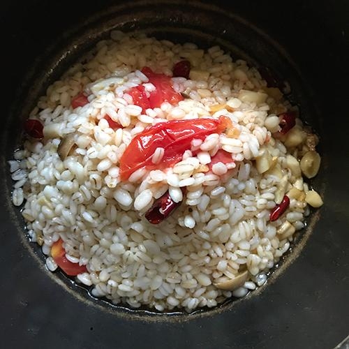 あさりとトマトの炊き込みご飯