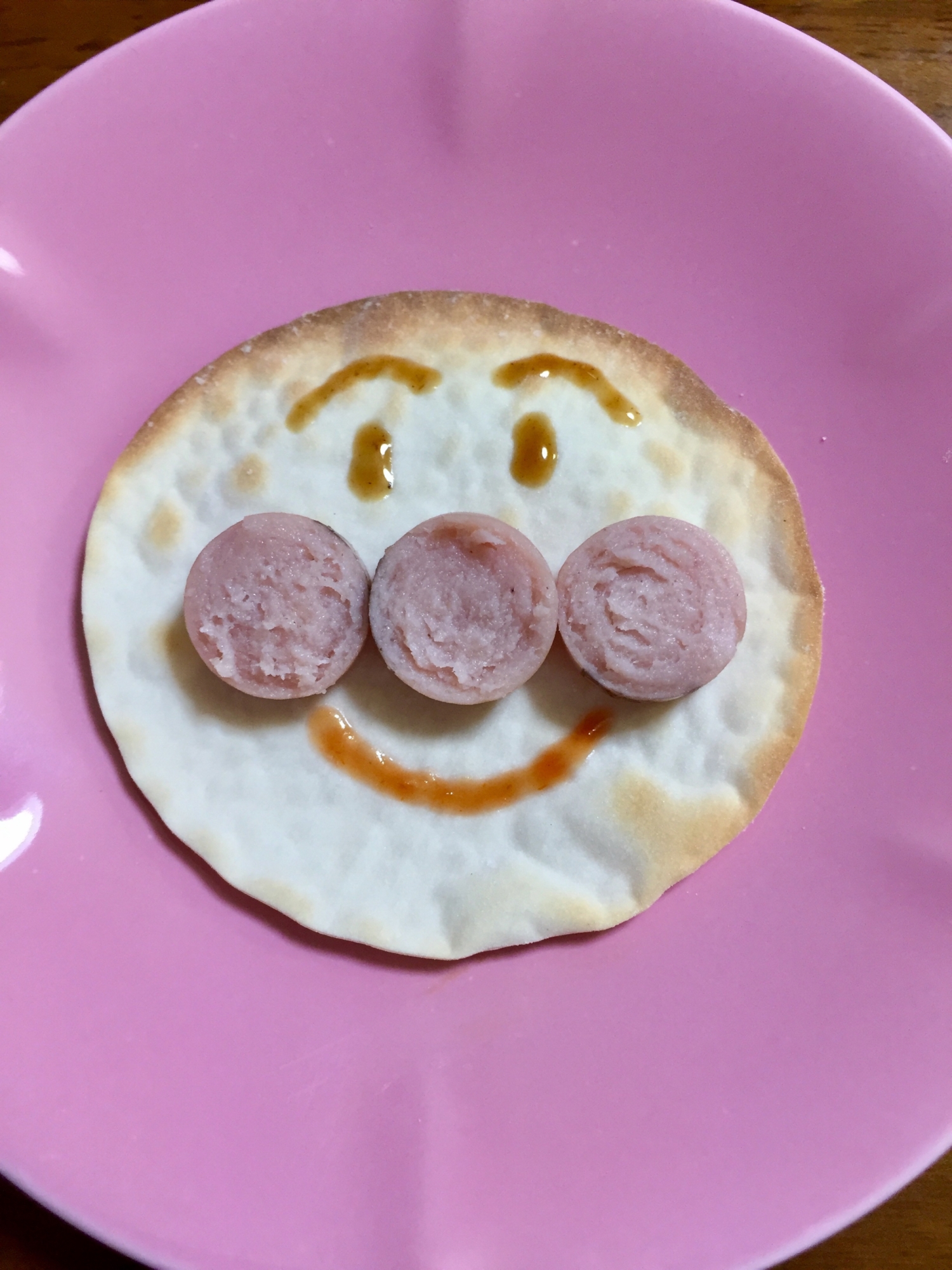 余った餃子の皮リメイク♪アンパンマンせんべい☆