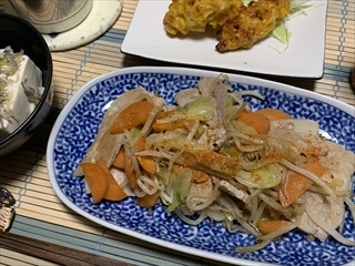 レタス入り豚バラ野菜炒め＊