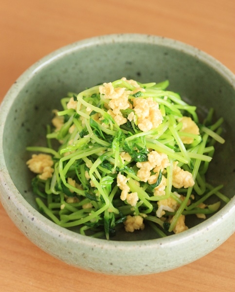 豆苗と炒り卵の和え物 レシピ・作り方 by 北の浮き玉｜楽天レシピ